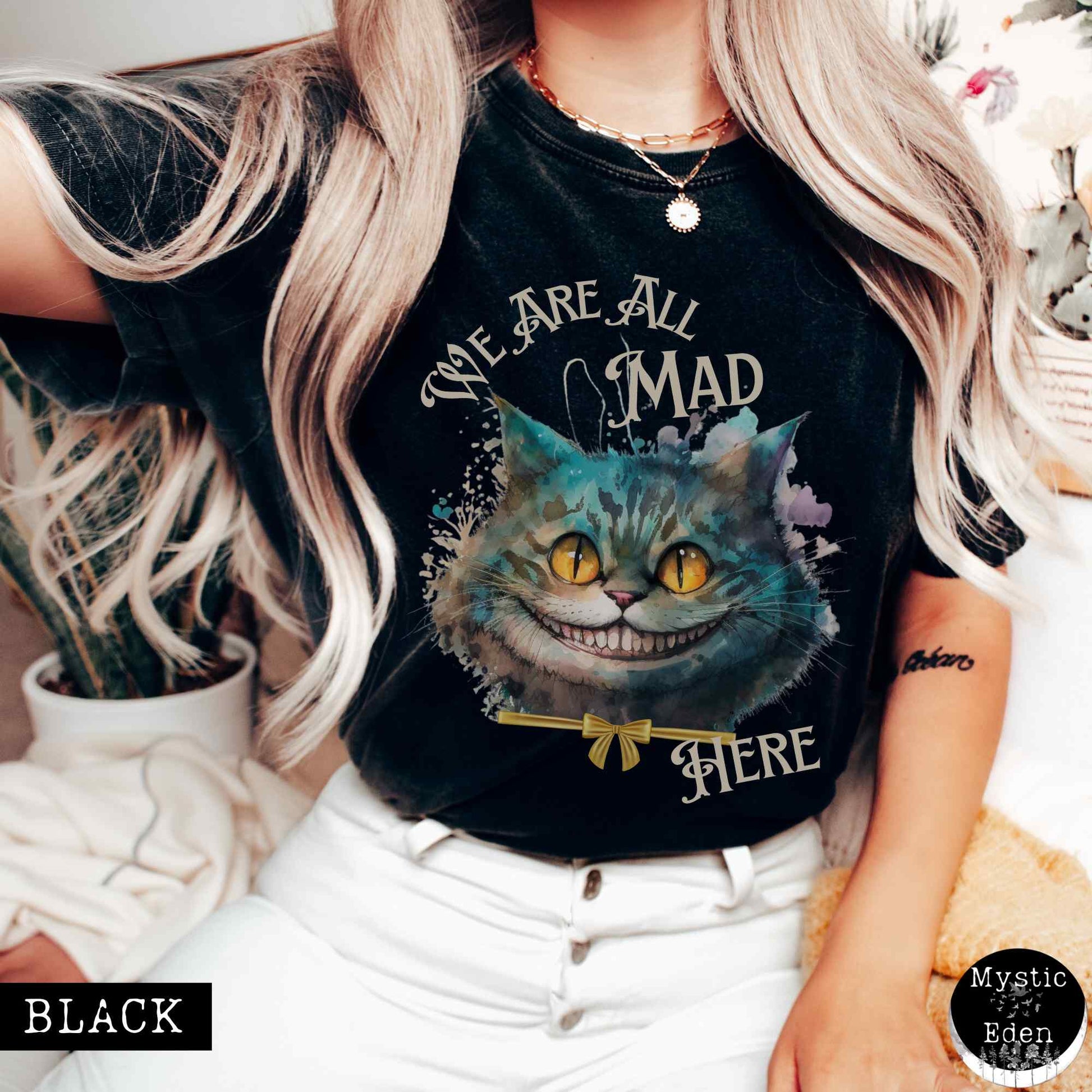 T-Shirt Vintage Cheshire Cat Alice in Wonderland T-Shirt The Mystic Eden