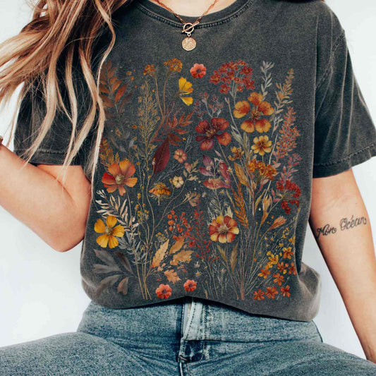 T-Shirt Vintage cottagecore fall wildflowers shirt The Mystic Eden