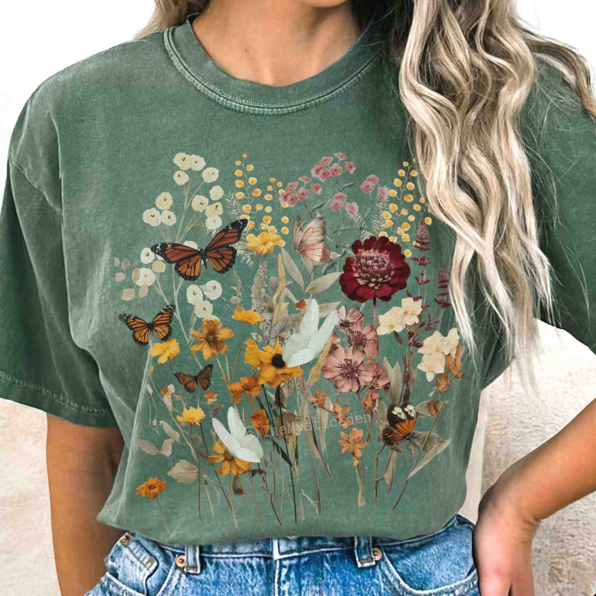 T-Shirt Vintage cottagecore wildflowers shirt The Mystic Eden