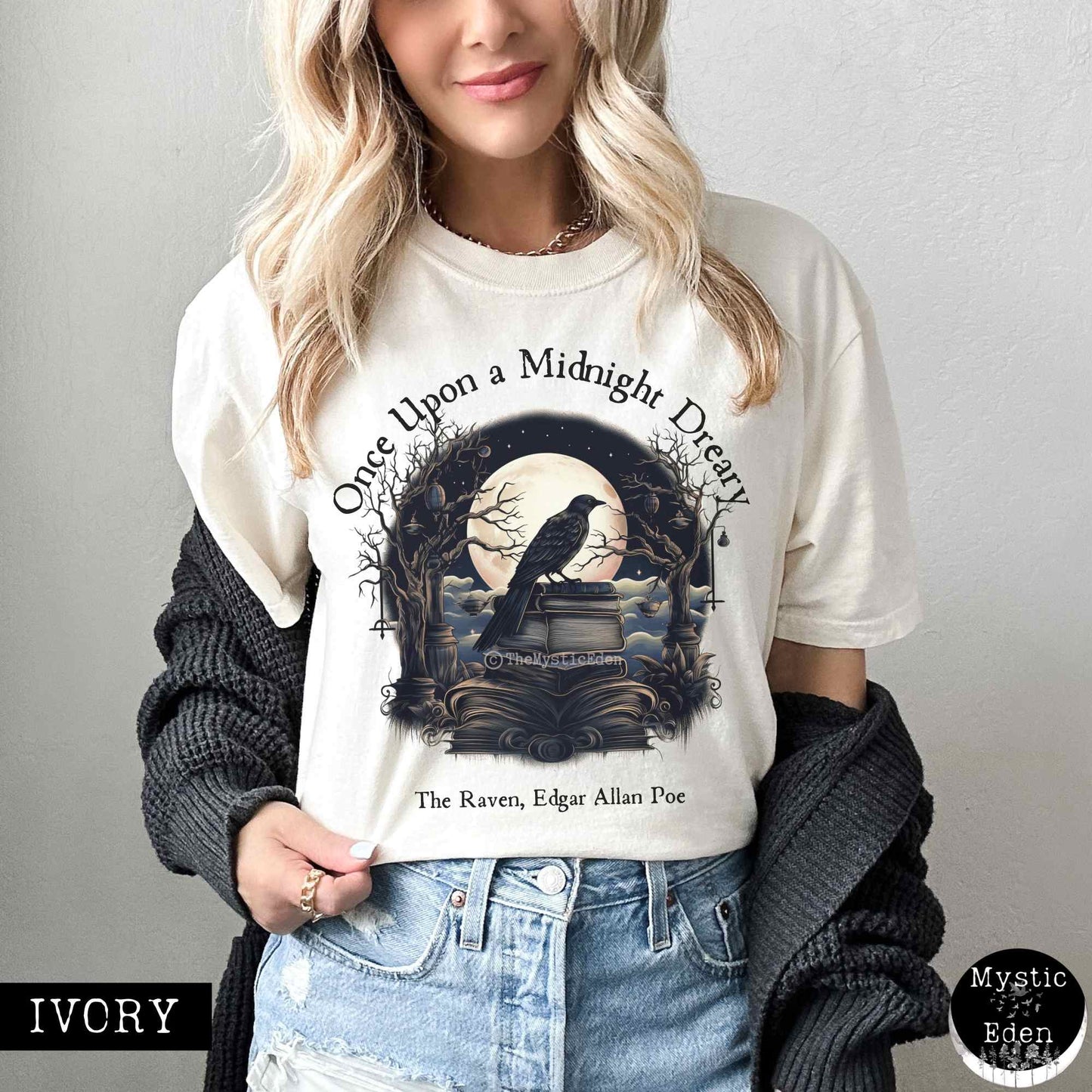 T-Shirt Vintage Edgar Allan Poe Shirt - Once upon a midnight dreary The Mystic Eden