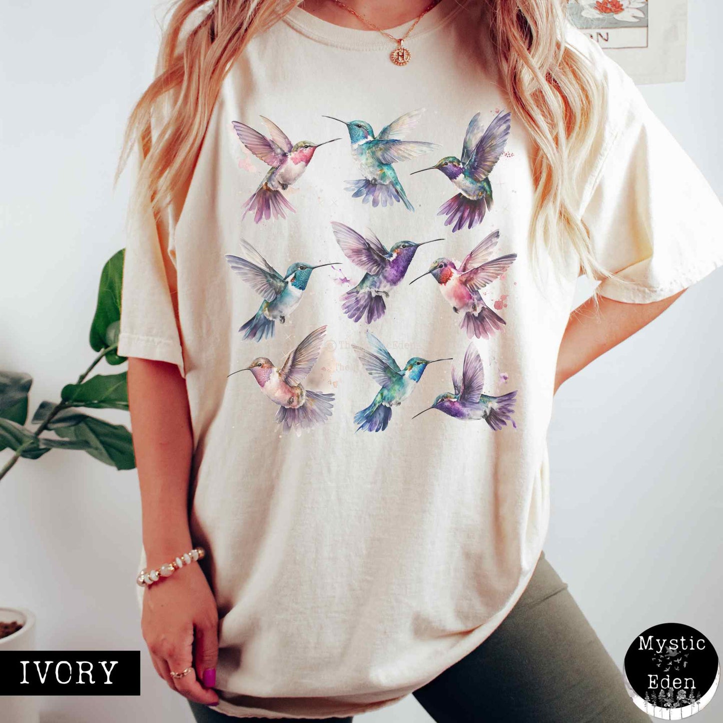 T-Shirt Vintage Hummingbird T-shirt The Mystic Eden