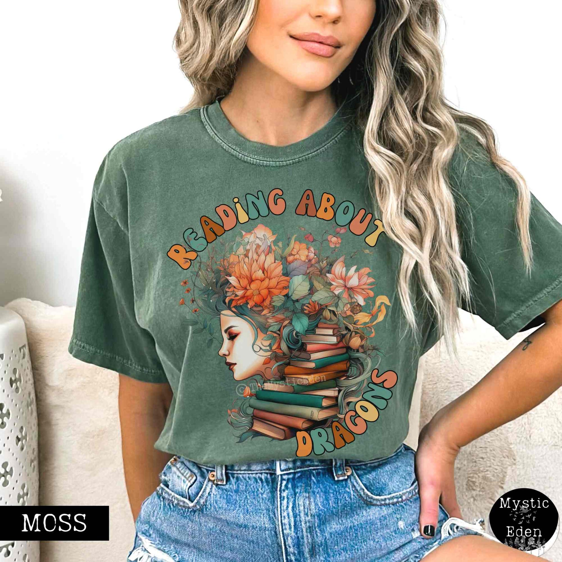 T-Shirt Vintage Reading About Dragons Bookish T-Shirt The Mystic Eden
