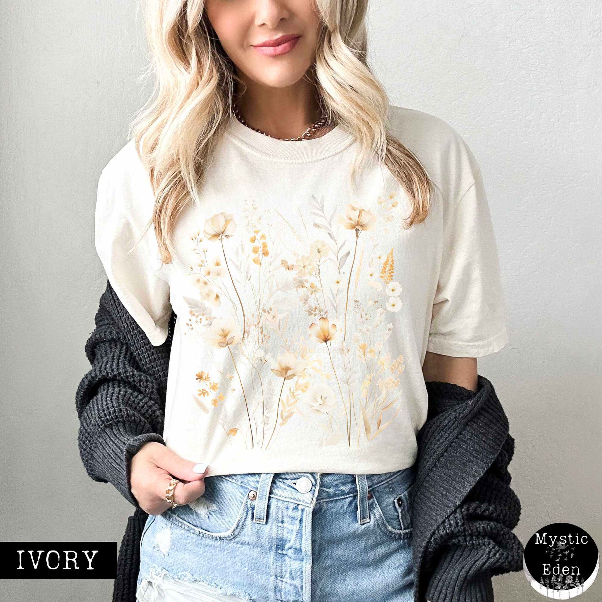 T-Shirt Vintage white floral wildflower shirt The Mystic Eden
