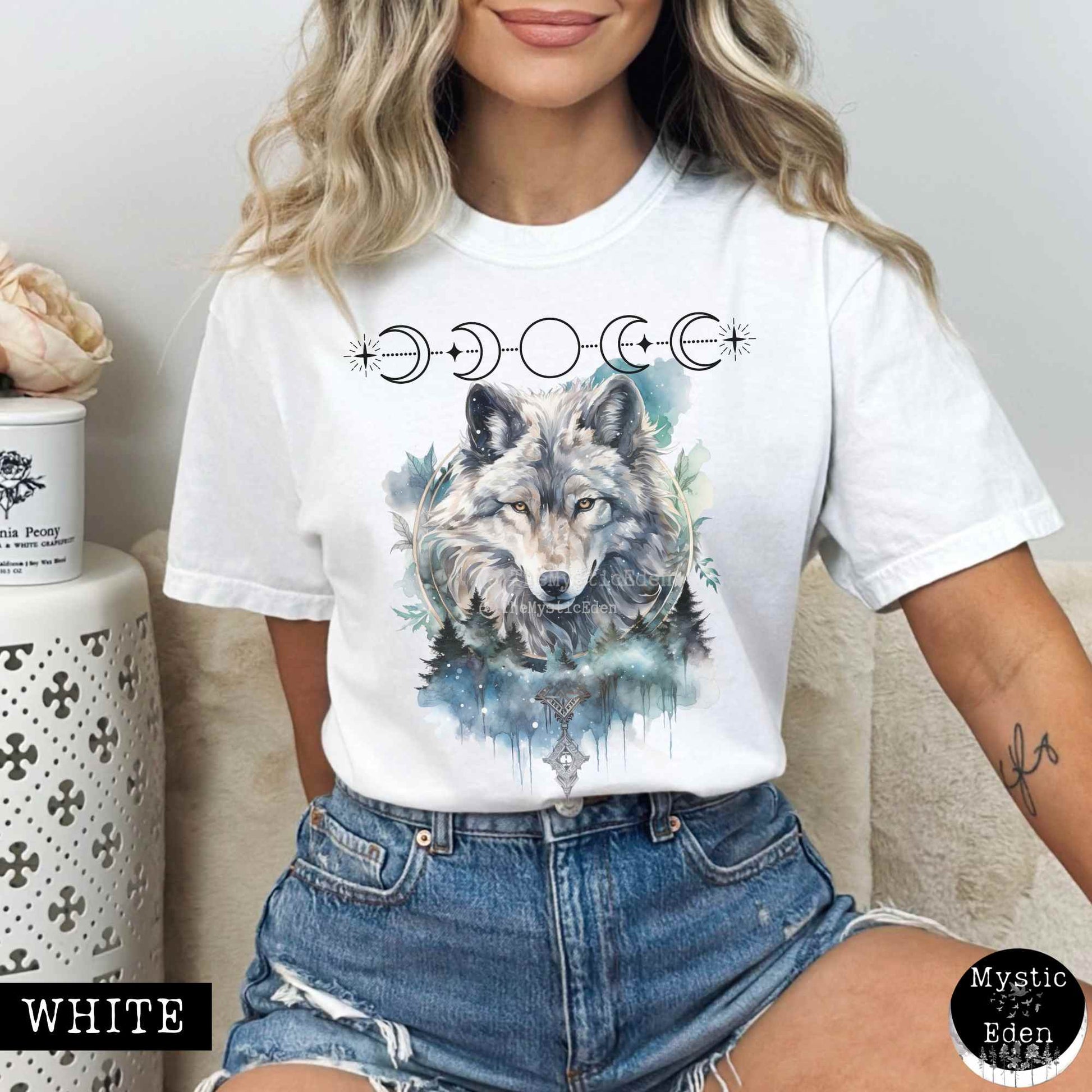 T-Shirt White / S Vintage Wolf T-shirt The Mystic Eden