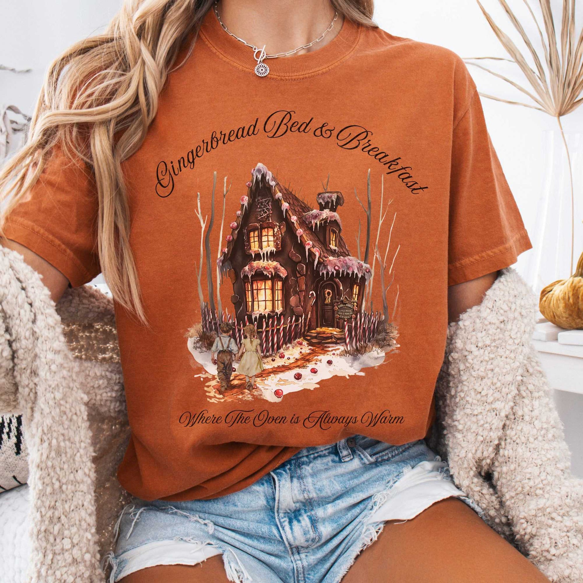 T-Shirt Yam / S Gingerbread Bed & Breakfast Fairytale Shirt Halloween Shirt The Mystic Eden