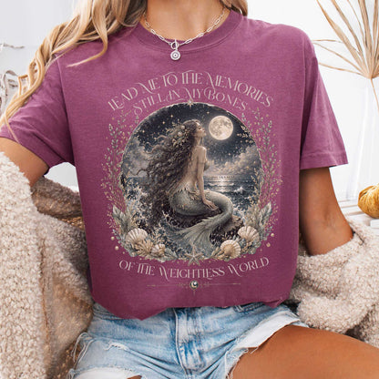 T-Shirt Berry / S A Mermaid's Memories Of The Weightless World Amy Crockett T-Shirt The Mystic Eden