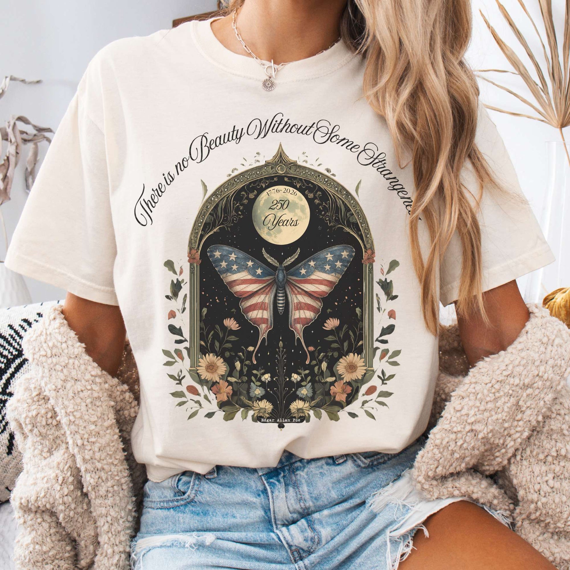 T-Shirt Ivory / S There Is No Beauty Without Some Strangeness America 250 T-Shirt The Mystic Eden