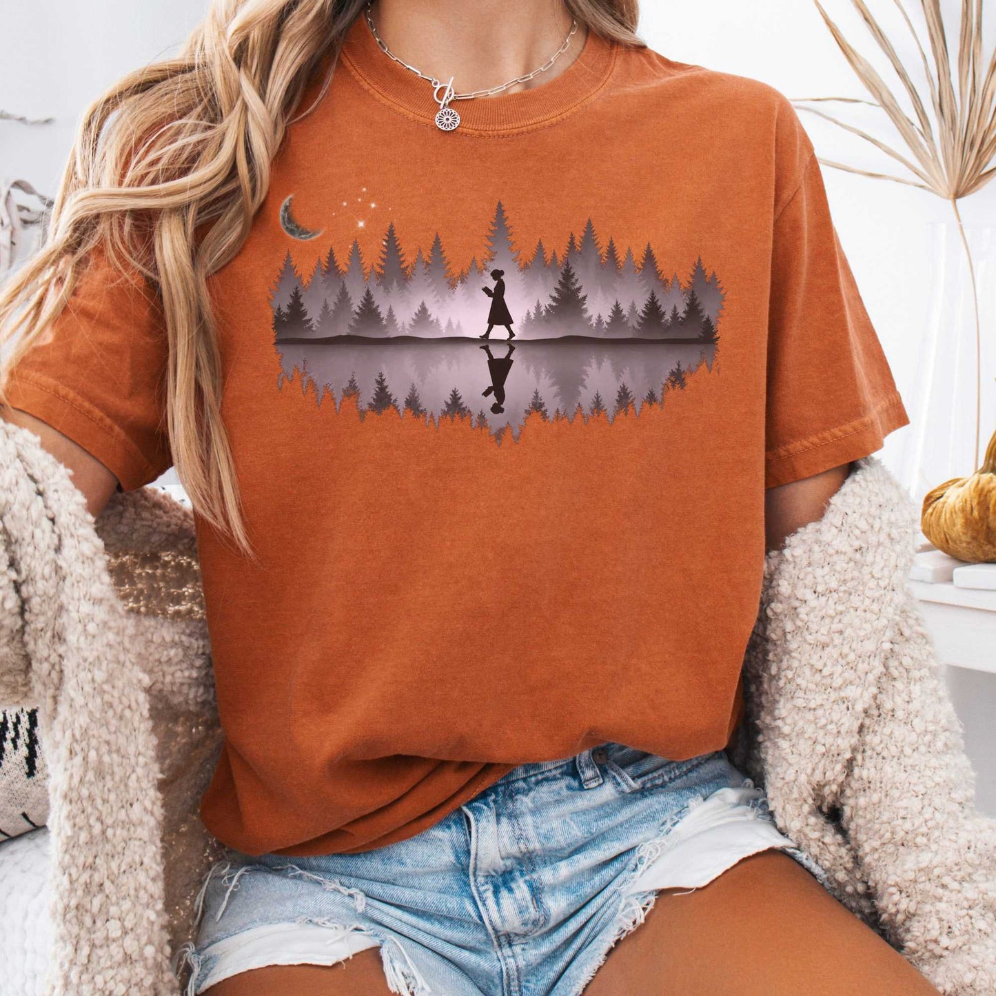 T-Shirt Yam / S Midnight Reader Reflection T-Shirt The Mystic Eden