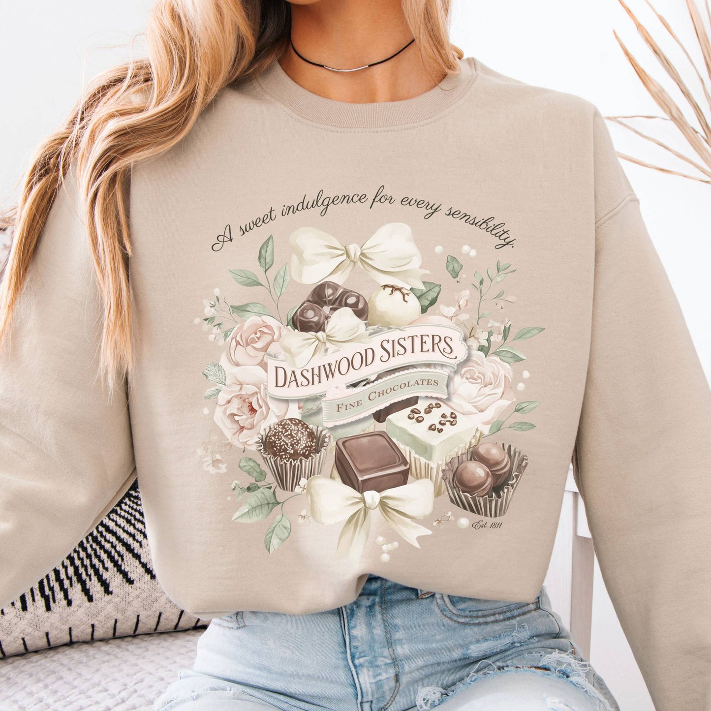 Sweatshirt Sand / S Dashwood Sisters Fine Chocolates Sense & Sensibility Sweatshirt The Mystic Eden