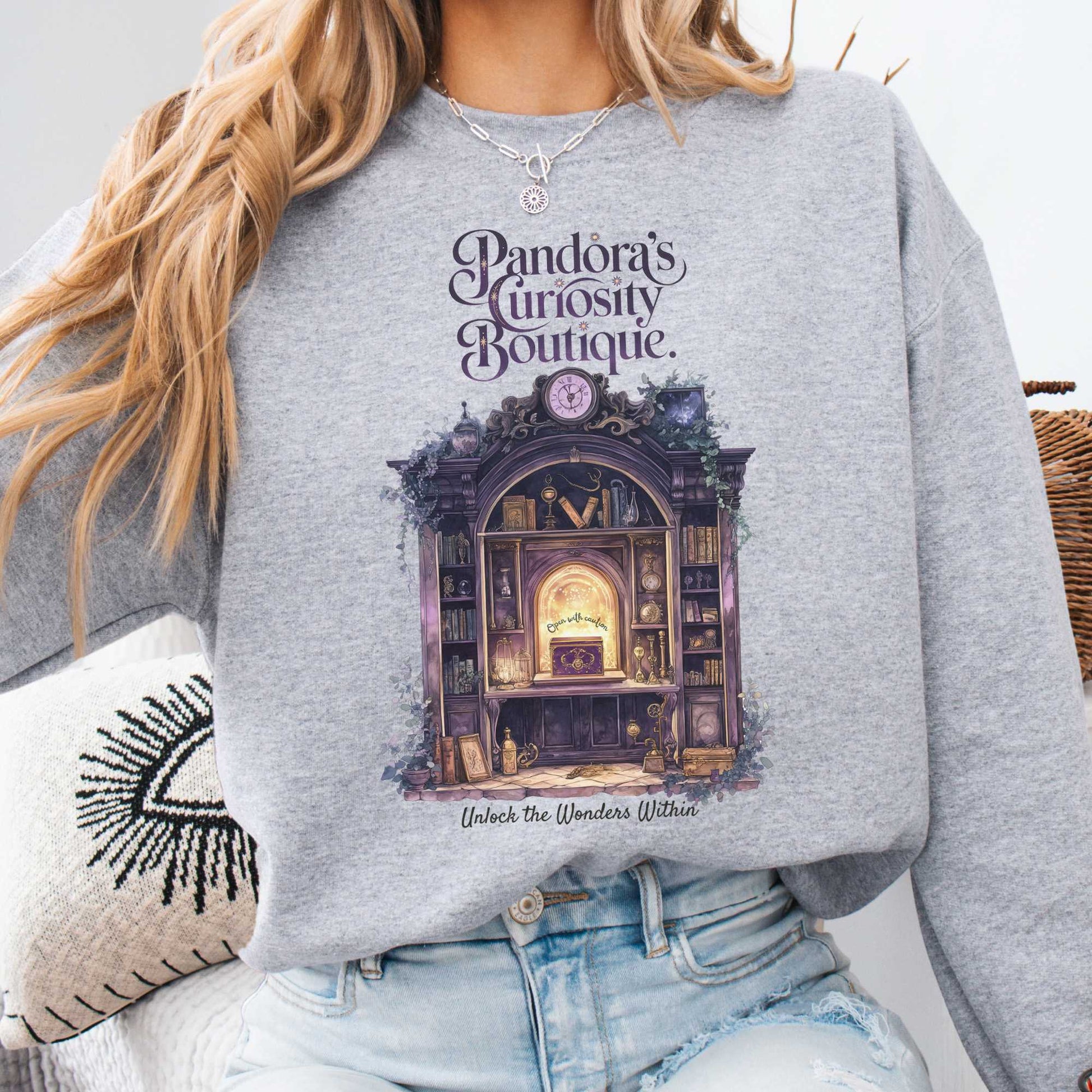 Sweatshirt Pandora's Curiosity Boutique Sweatshirt The Mystic Eden