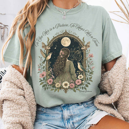 T-Shirt Bay / S To See Her Is a Picture, To Hear Her a Tune Dickinson T-Shirt The Mystic Eden