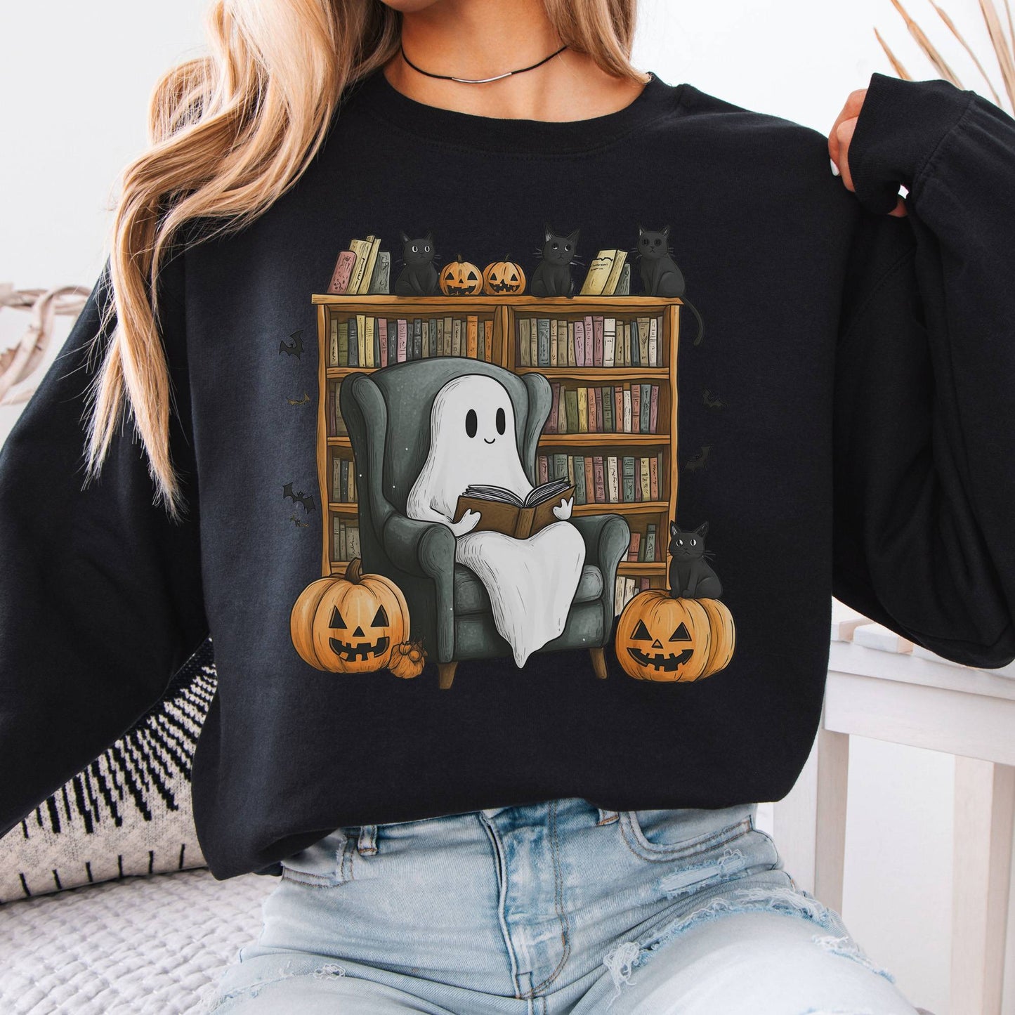 Sweatshirt Happy Reading Ghost with Black Cats Sweatshirt The Mystic Eden