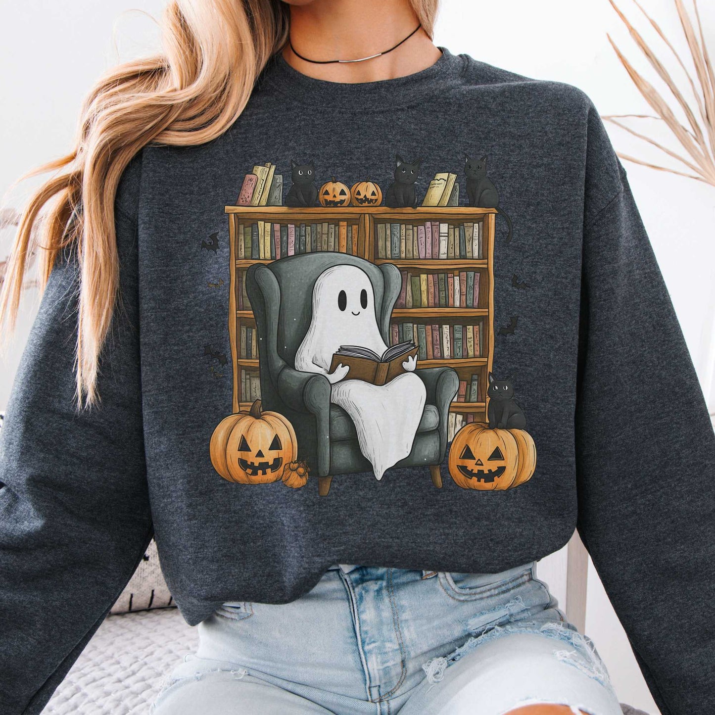 Sweatshirt Happy Reading Ghost with Black Cats Sweatshirt The Mystic Eden