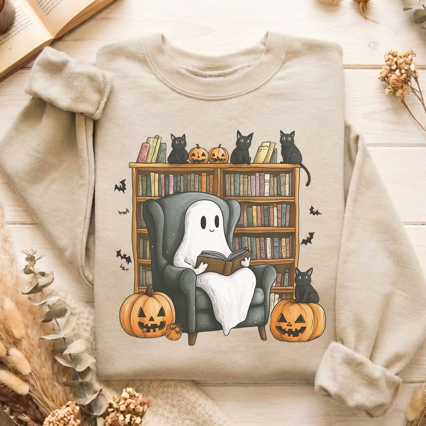 Sweatshirt Sand / S Happy Reading Ghost with Black Cats Sweatshirt The Mystic Eden