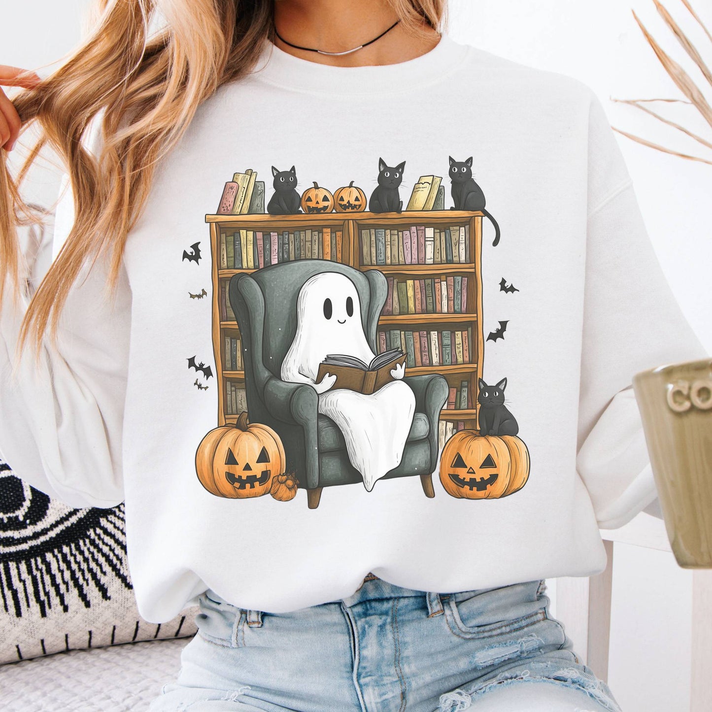 Sweatshirt Happy Reading Ghost with Black Cats Sweatshirt The Mystic Eden