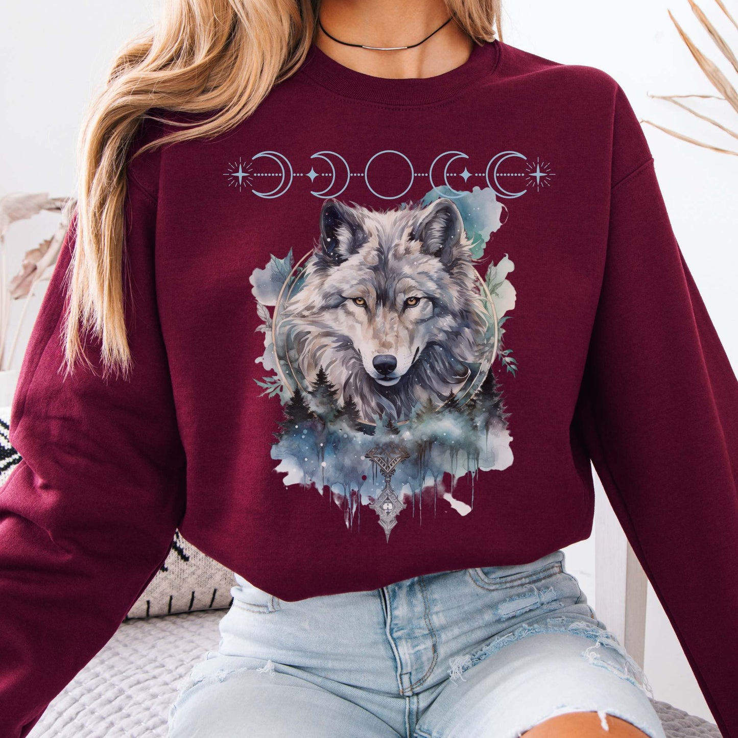 Sweatshirt Moonlit Wolf Sweatshirt The Mystic Eden