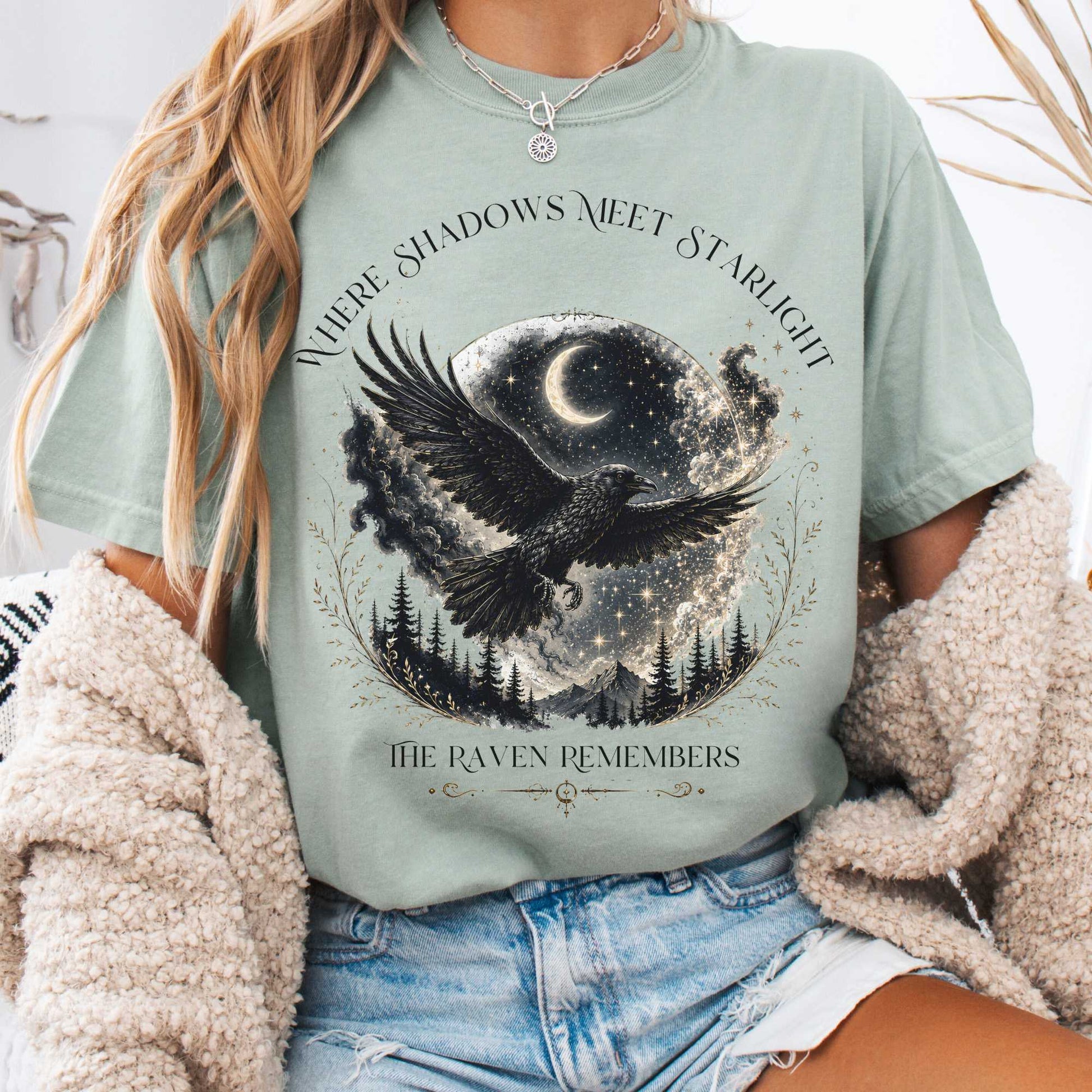 T-Shirt Bay / S Where Shadows Meet Starlight Raven T-Shirt The Mystic Eden