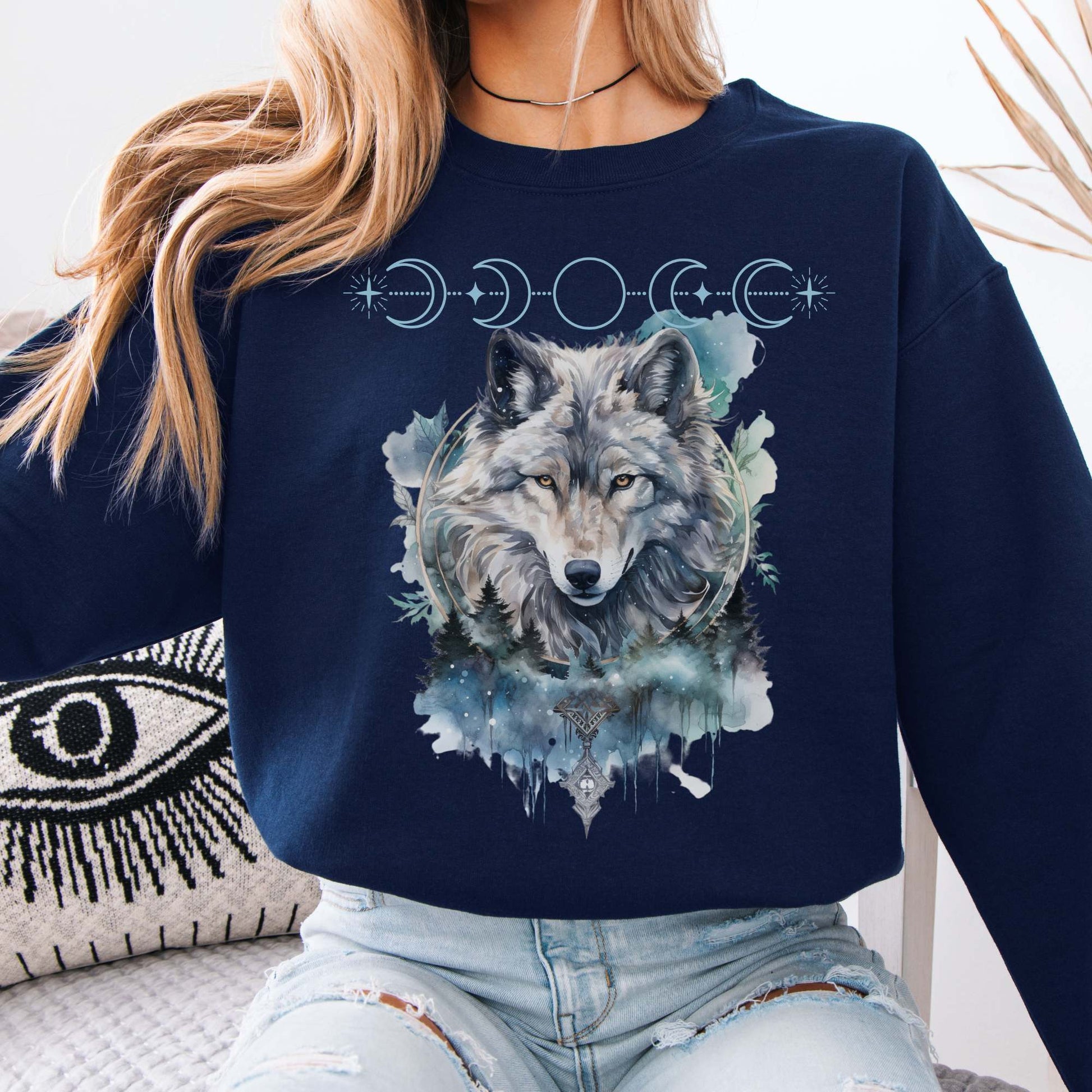 Sweatshirt Moonlit Wolf Sweatshirt The Mystic Eden