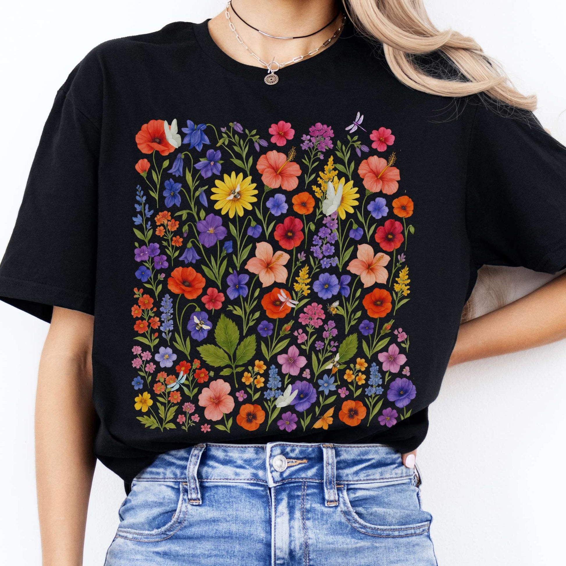 T-Shirt Vibrant Floral Wildflower Cottagecore T-Shirt The Mystic Eden