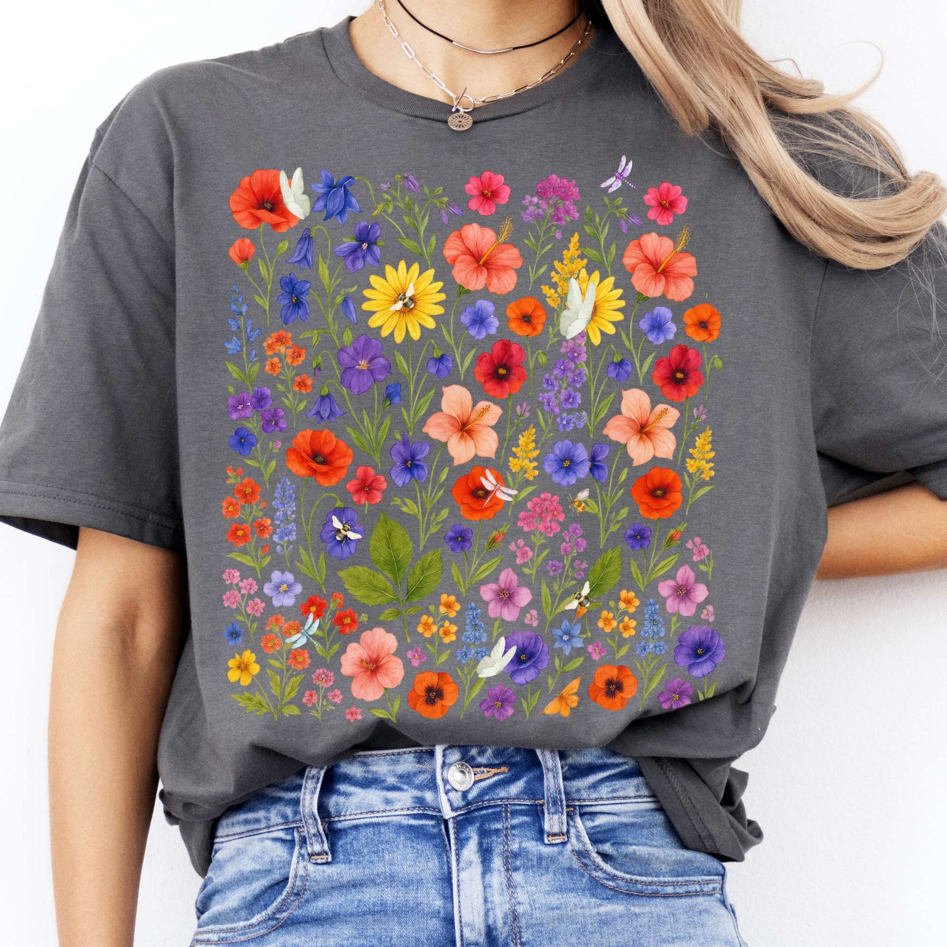 T-Shirt Vibrant Floral Wildflower Cottagecore T-Shirt The Mystic Eden