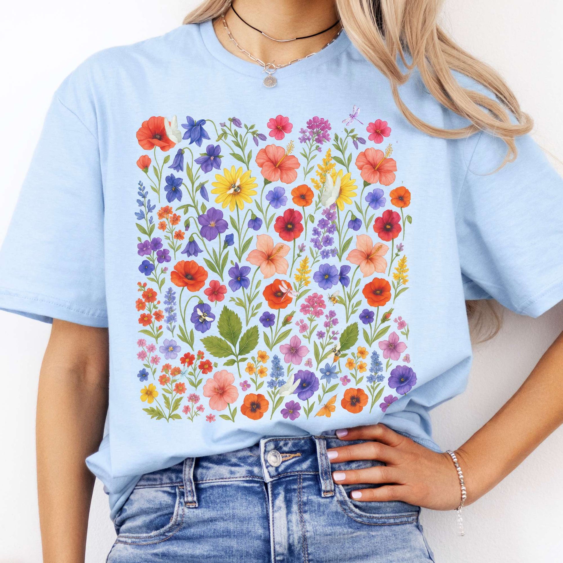 T-Shirt Vibrant Floral Wildflower Cottagecore T-Shirt The Mystic Eden