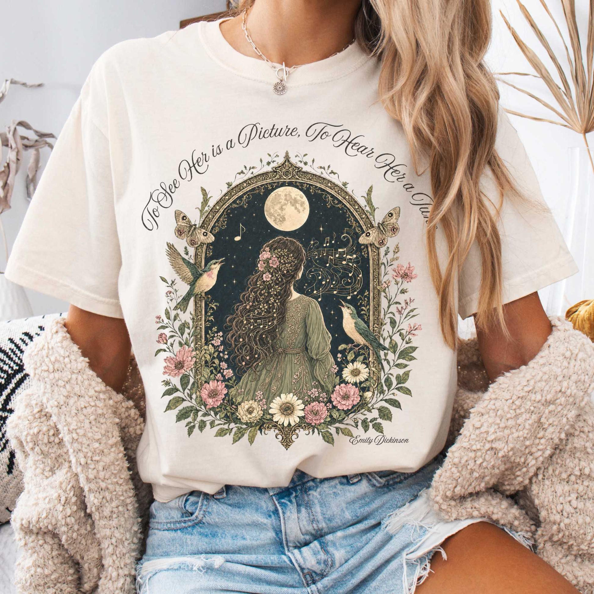 T-Shirt Ivory / S To See Her Is a Picture, To Hear Her a Tune Dickinson T-Shirt The Mystic Eden