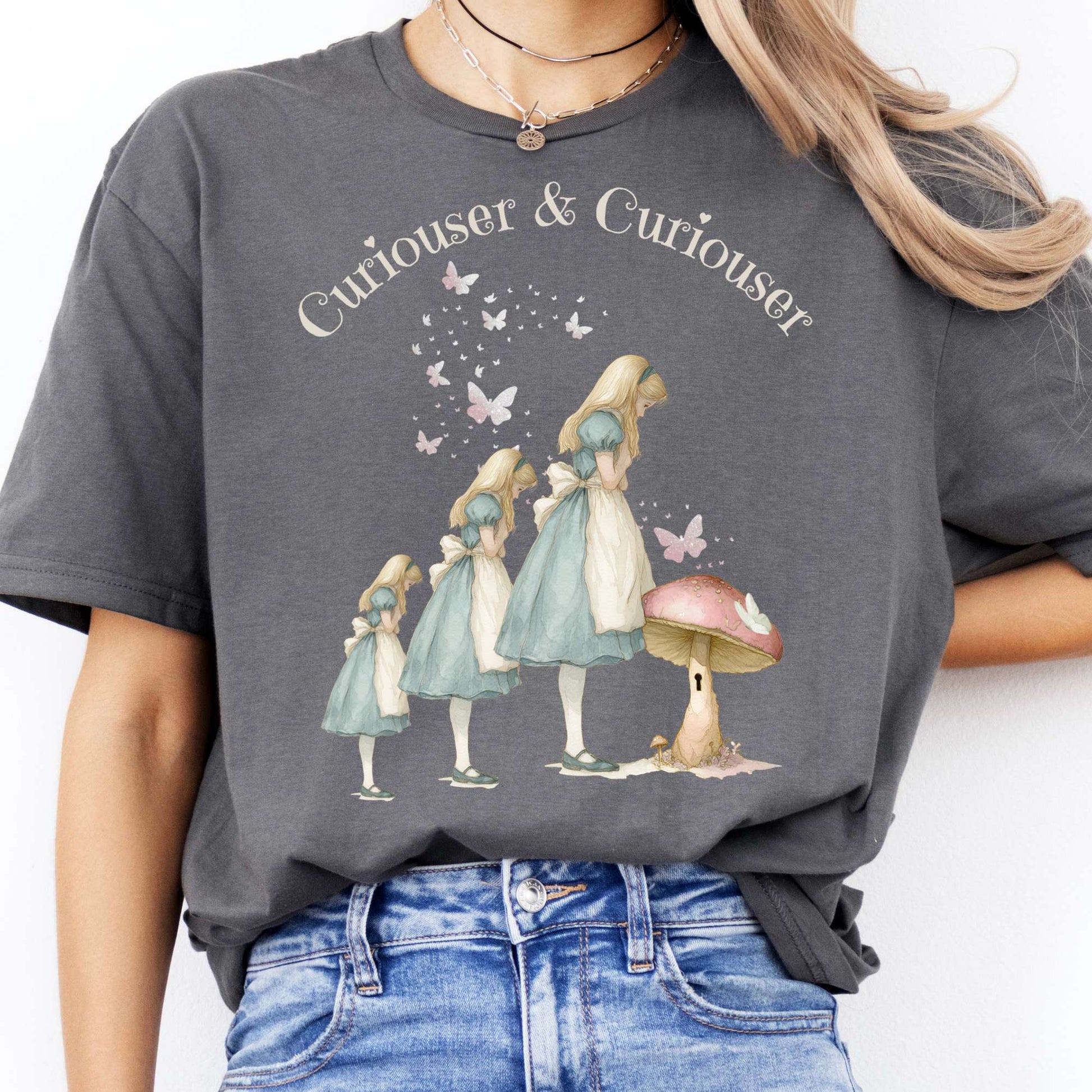 T-Shirt Curiouser and Curiouser Alice T-Shirt The Mystic Eden