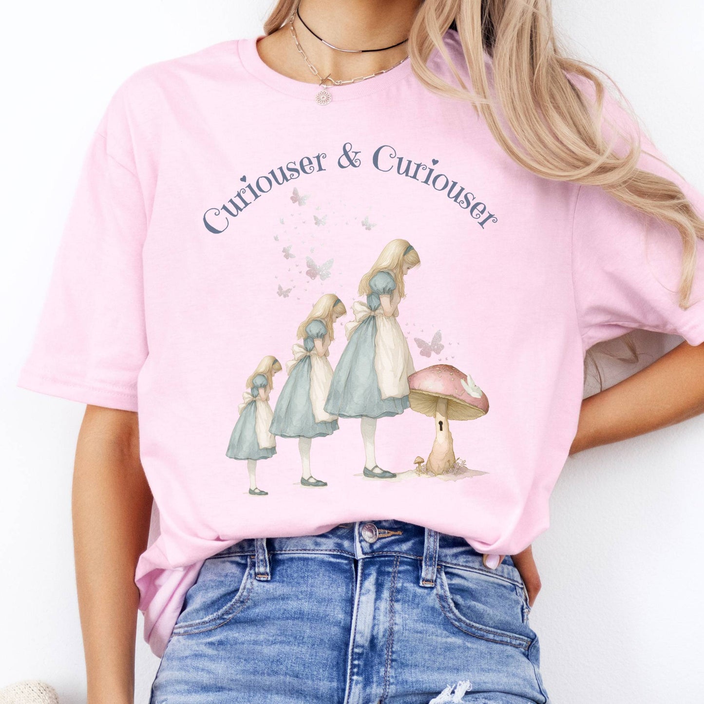 T-Shirt Curiouser and Curiouser Alice T-Shirt The Mystic Eden