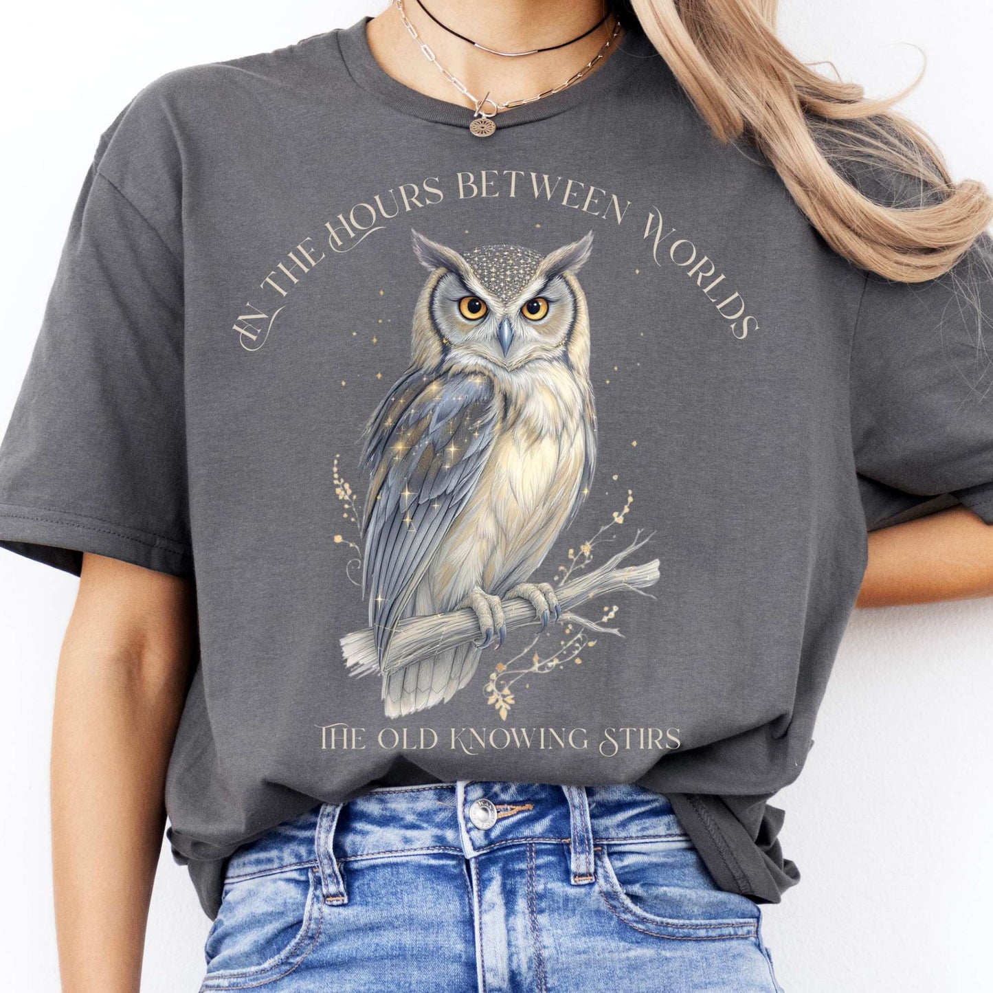 T-Shirt The Old Knowing Stirs Mystical Owl T-Shirt The Mystic Eden