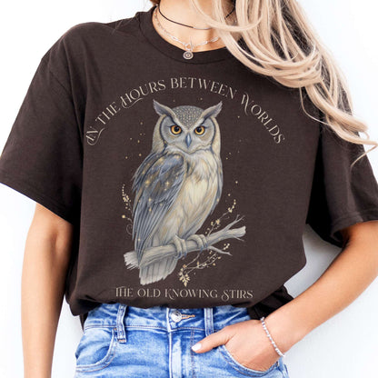 T-Shirt The Old Knowing Stirs Mystical Owl T-Shirt The Mystic Eden