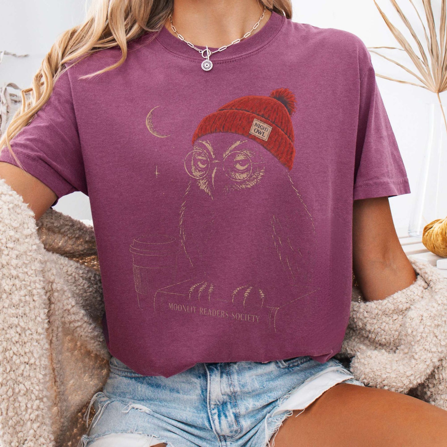 T-Shirt Berry / S Moonlit Readers Society Night Owl T-Shirt The Mystic Eden
