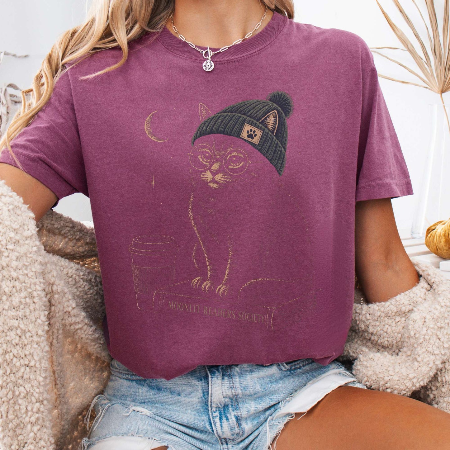 T-Shirt Berry / S Moonlit Readers Society Cat T-Shirt The Mystic Eden