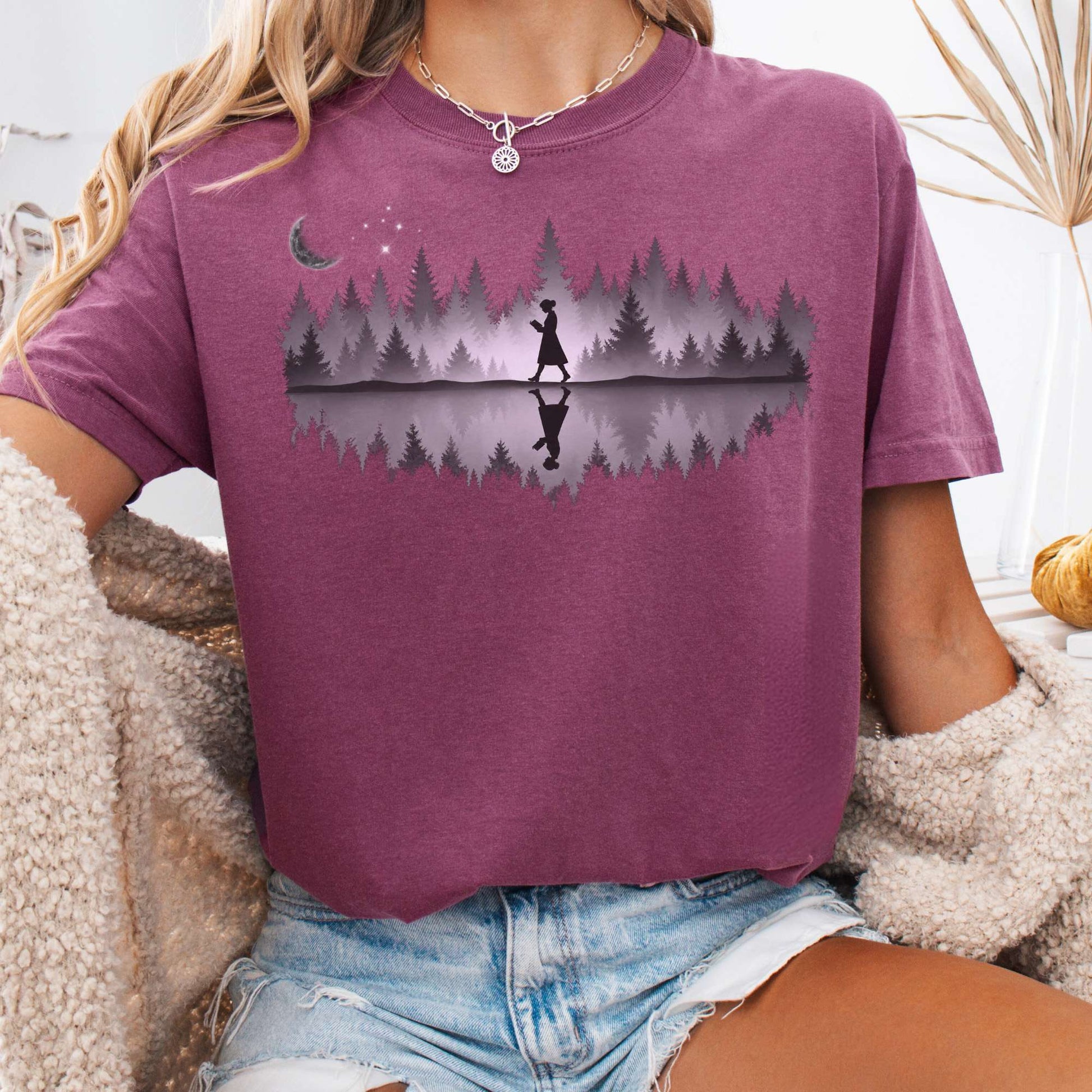 T-Shirt Berry / S Midnight Reader Reflection T-Shirt The Mystic Eden
