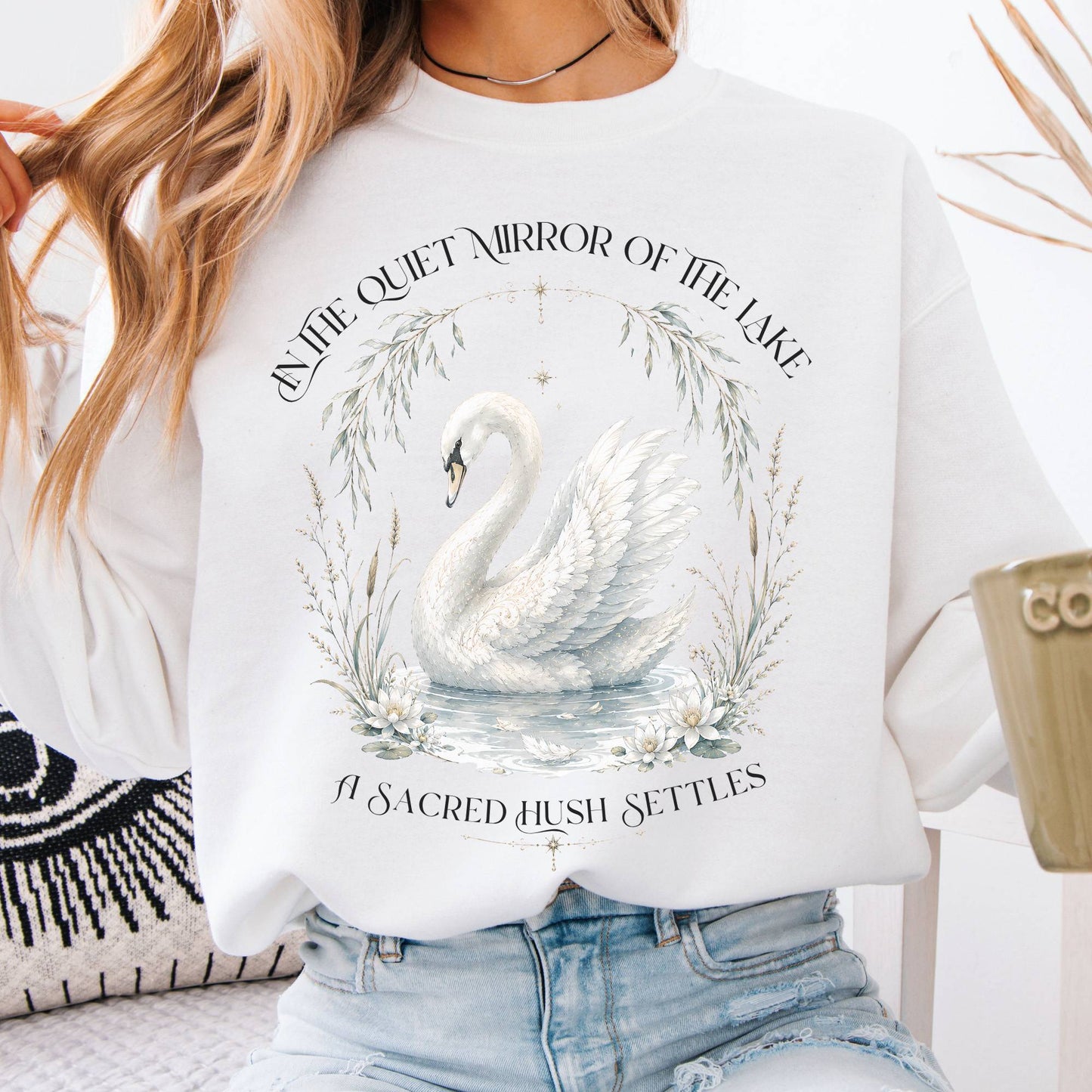 Sweatshirt White / S In The Quiet Mirror Swan Crewneck Sweatshirt The Mystic Eden