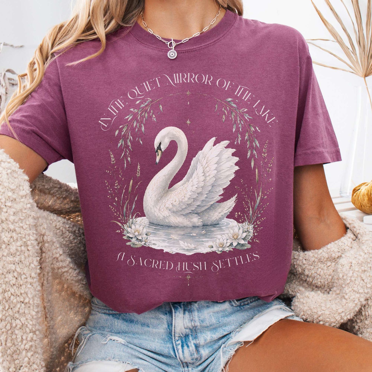T-Shirt Berry / S In The Quiet Mirror Swan T-Shirt The Mystic Eden