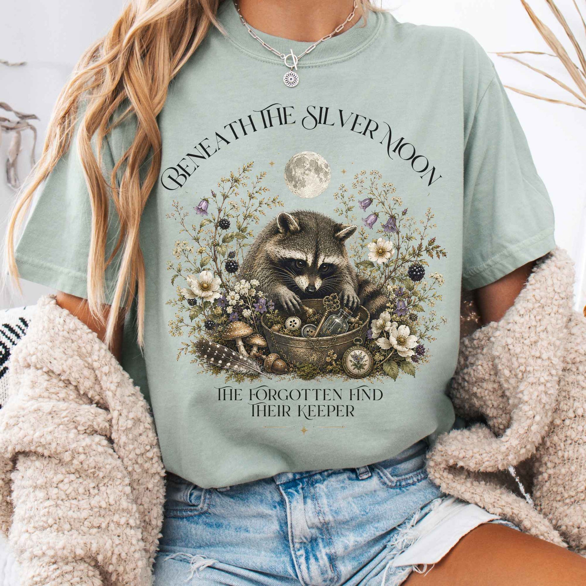 T-Shirt Bay / S Beneath the Silver Moon Raccoon T-Shirt The Mystic Eden