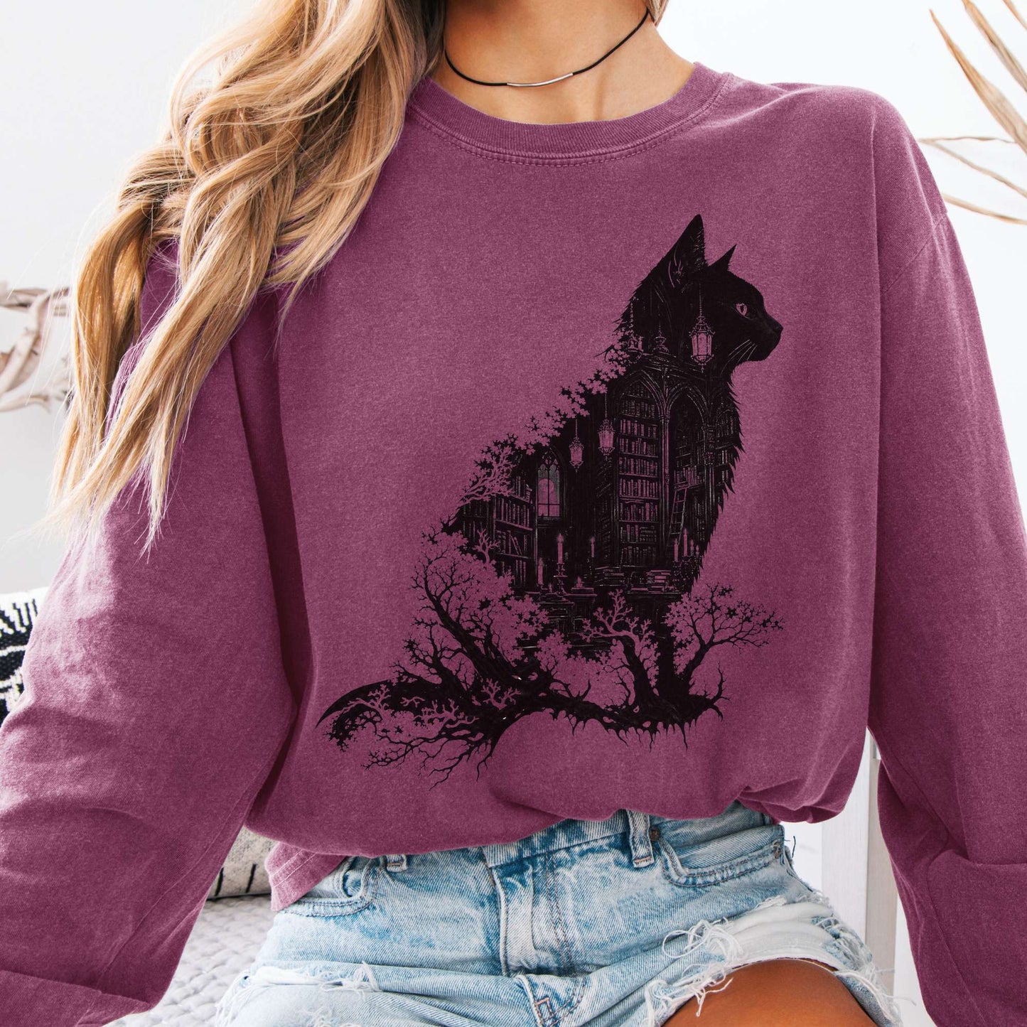 Long-sleeve Berry / S The Cat and the Library Literary Long Sleeve The Mystic Eden