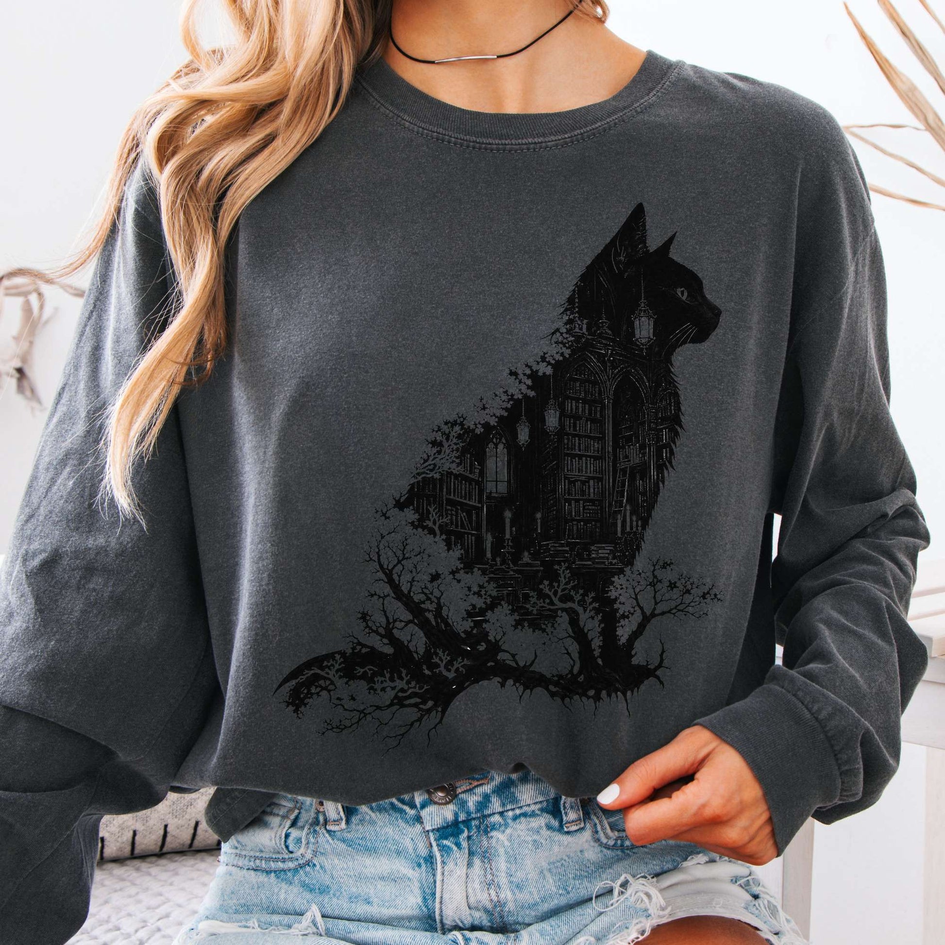 Long-sleeve Pepper / S The Cat and the Library Literary Long Sleeve The Mystic Eden