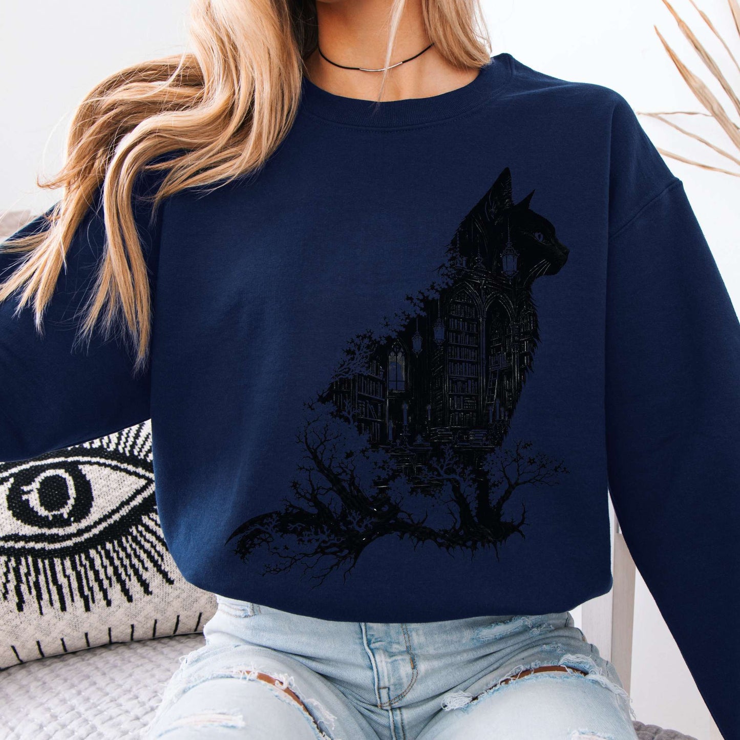 Sweatshirt Navy / S The Cat and the Library Literary Crewneck Sweatshirt The Mystic Eden