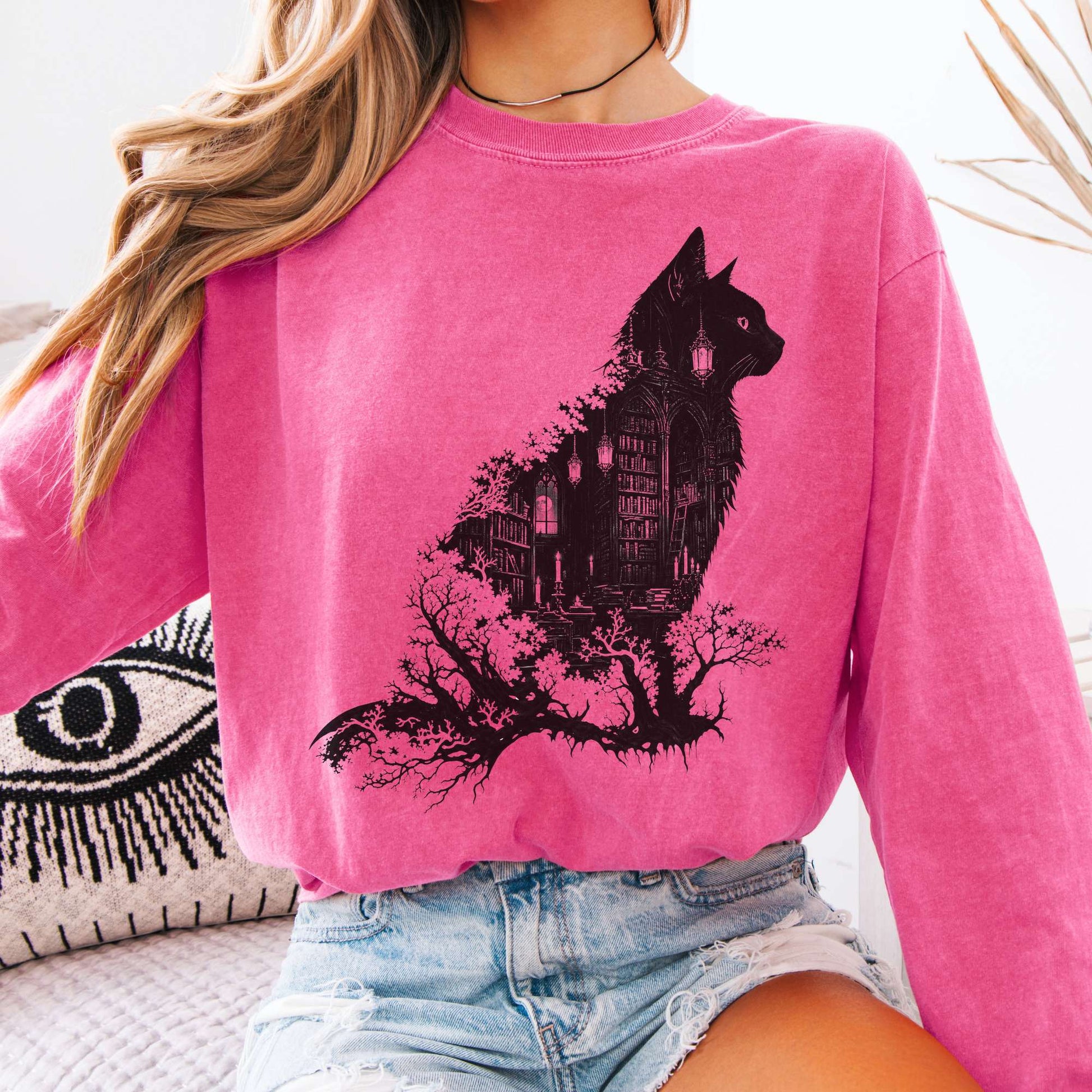 Long-sleeve Crunchberry / S The Cat and the Library Literary Long Sleeve The Mystic Eden