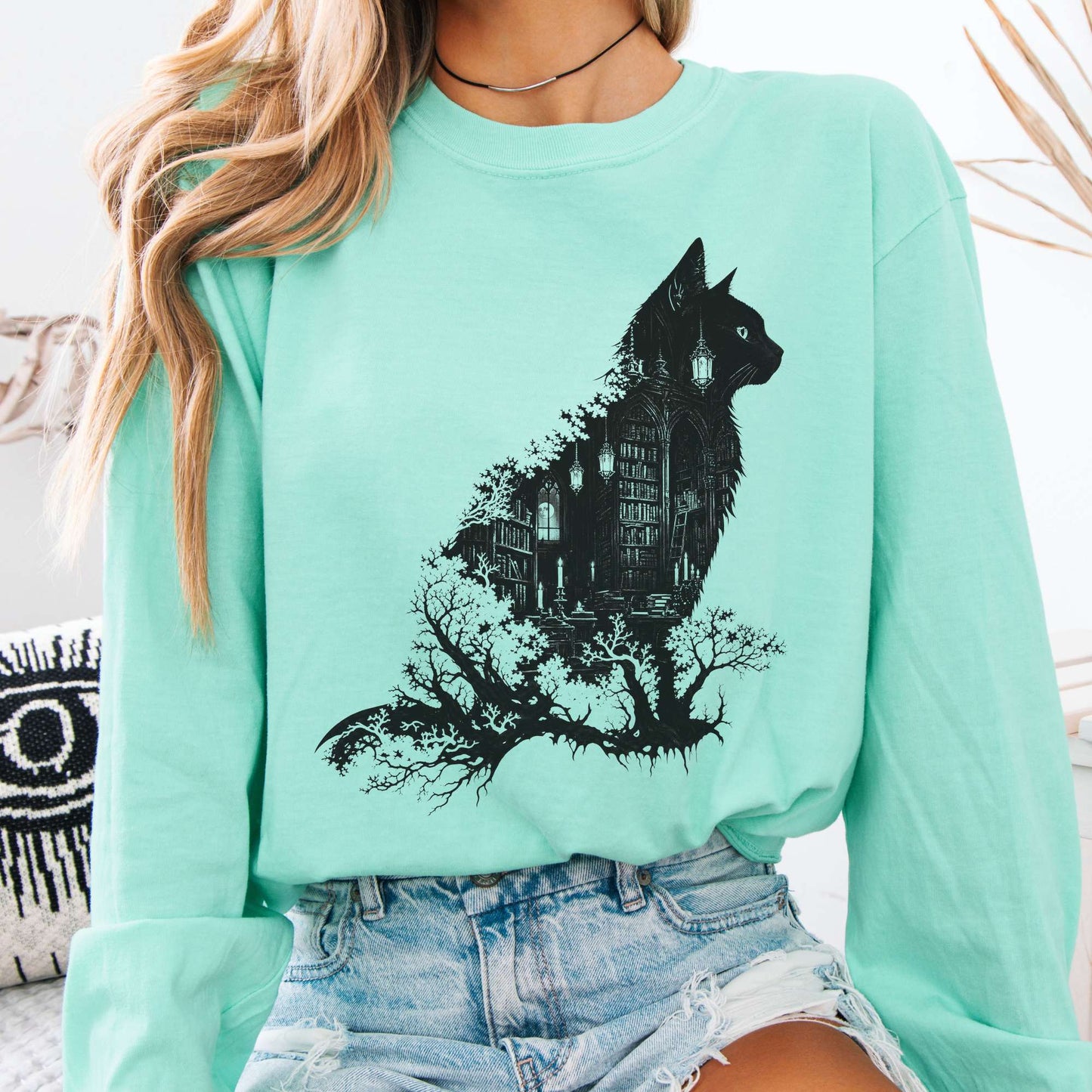Long-sleeve Island Reef / S The Cat and the Library Literary Long Sleeve The Mystic Eden