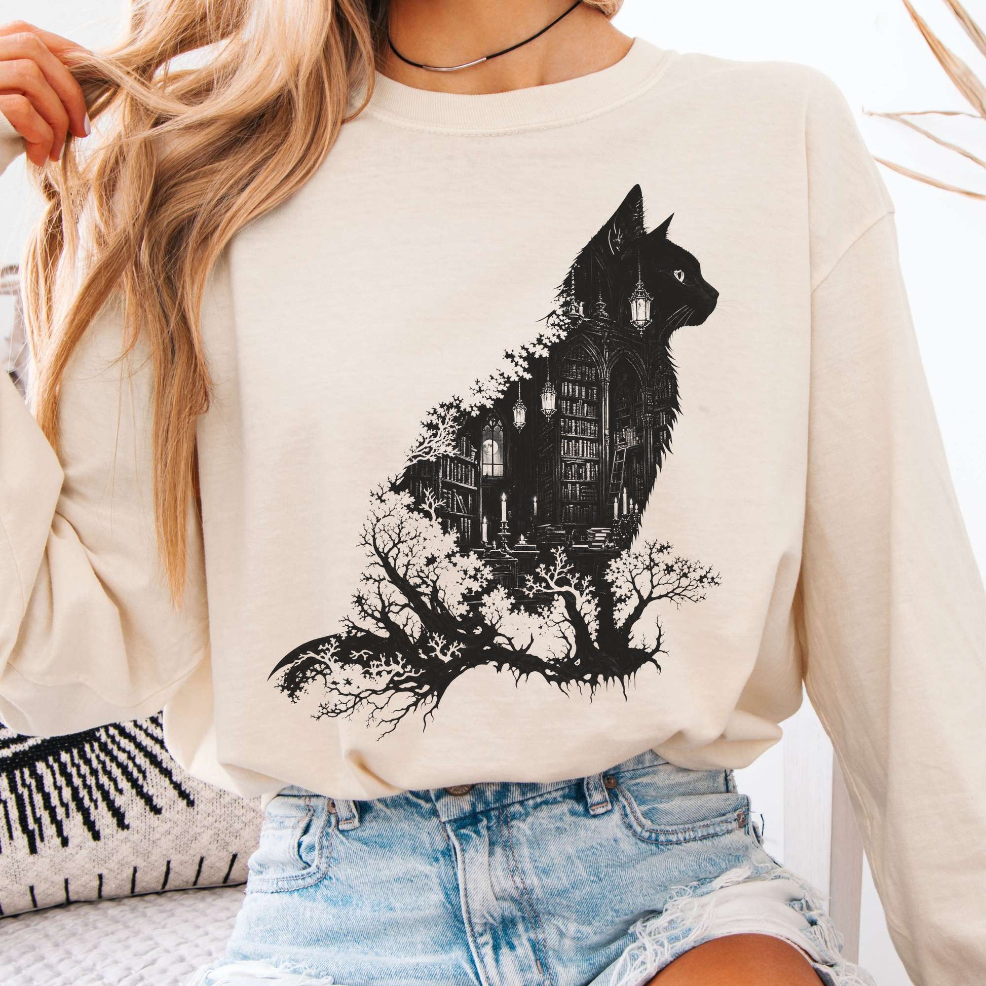 Long-sleeve Ivory / S The Cat and the Library Literary Long Sleeve The Mystic Eden