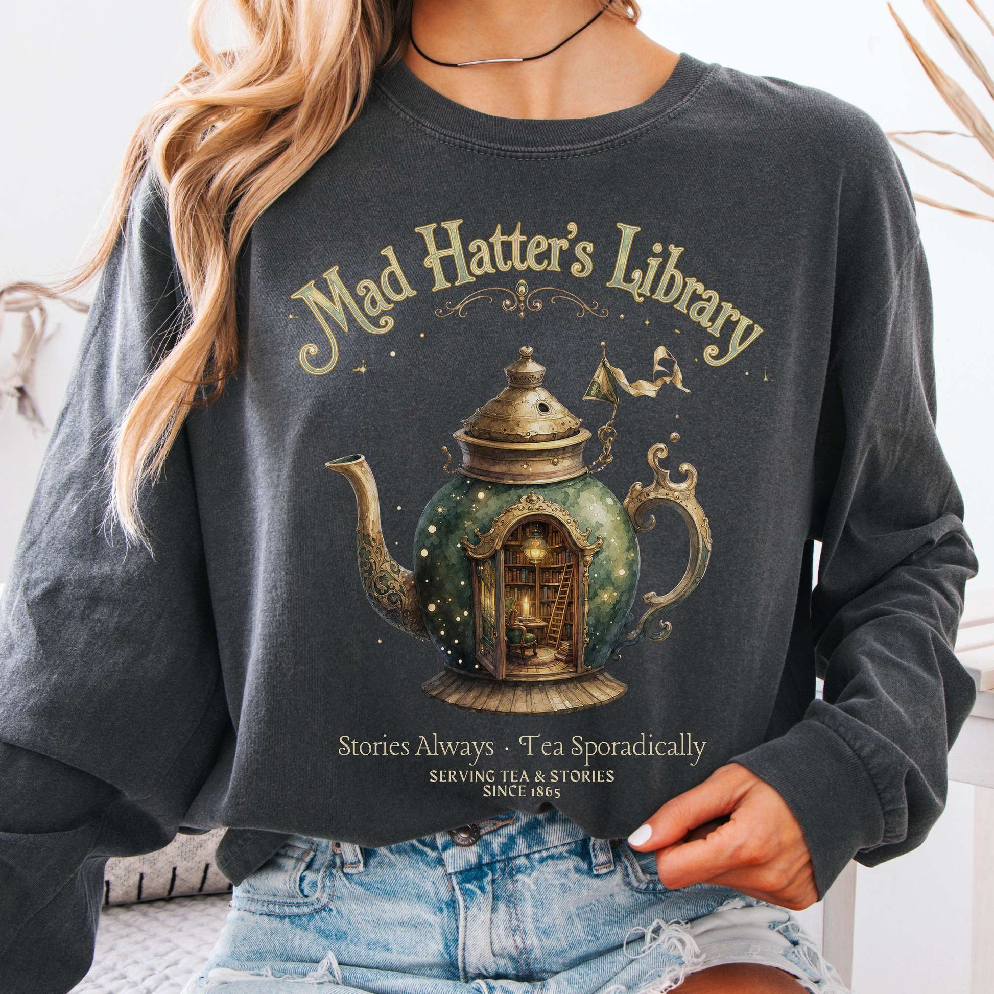 Long-sleeve Pepper / S Mad Hatter's Library Lewis Carroll Literary Long Sleeve The Mystic Eden