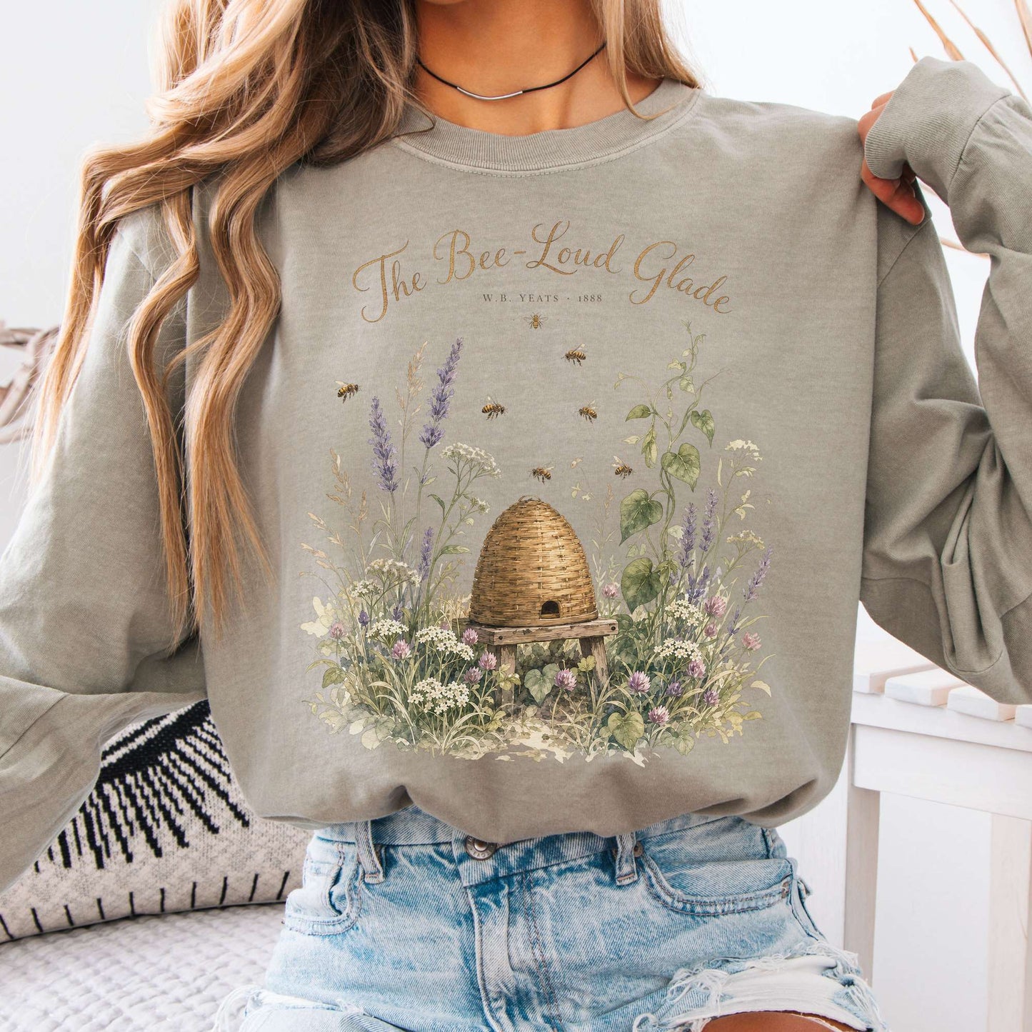 Long-sleeve Sandstone / S The Bee-Loud Glade W.B. Yeats Literary Long Sleeve The Mystic Eden