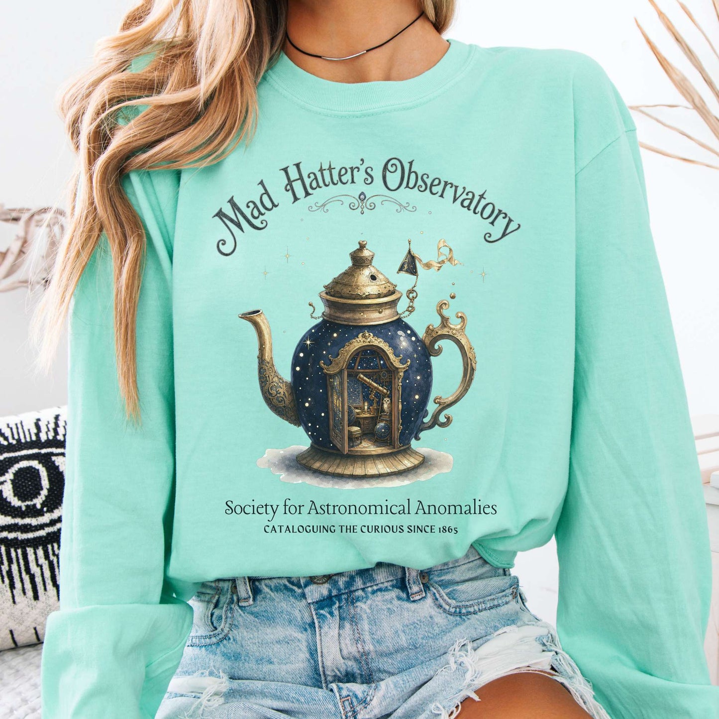 Long-sleeve Island Reef / S Mad Hatter's Observatory Lewis Carroll Literary Long Sleeve The Mystic Eden
