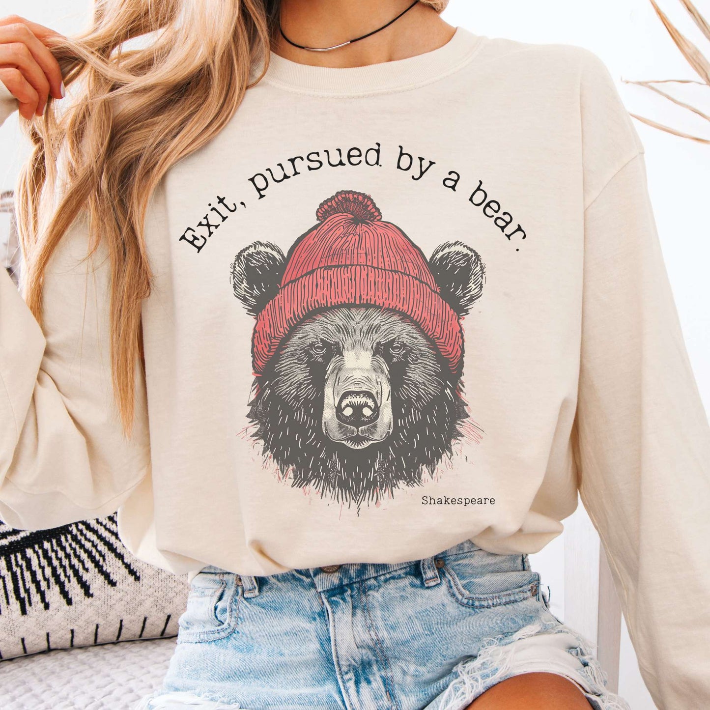 Long-sleeve Ivory / S Exit, Pursued by a Bear Shakespeare Long Sleeve The Mystic Eden