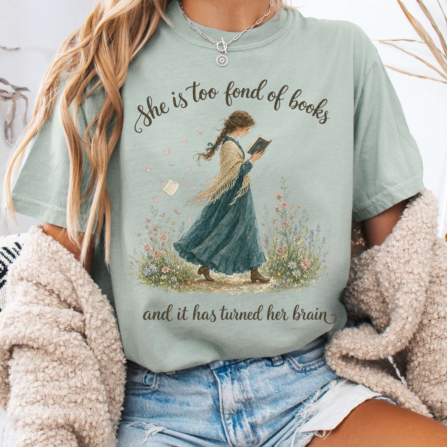 T-Shirt Bay / S She Is Too Fond of Books Louisa May Alcott Literary T-Shirt The Mystic Eden