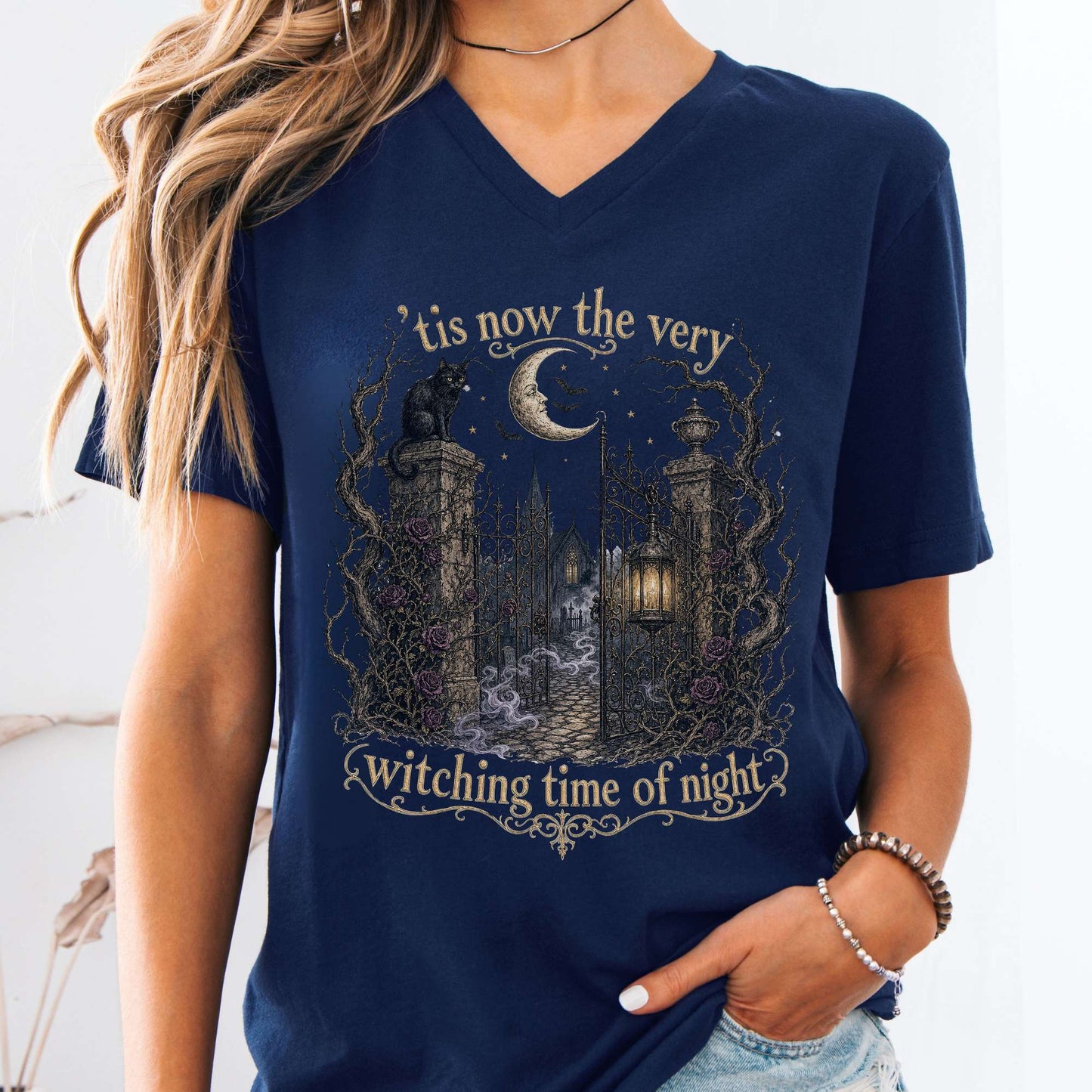 V-neck Navy / S 'Tis Now the Very Witching Time of Night Shakespeare Literary V-Neck The Mystic Eden