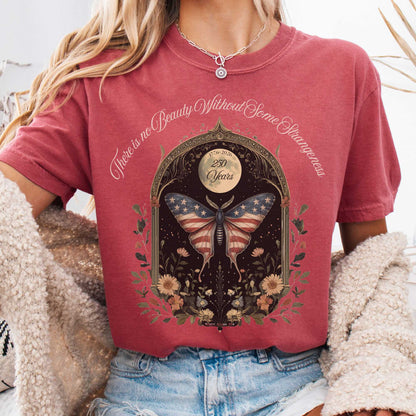 T-Shirt Crimson / S There Is No Beauty Without Some Strangeness America 250 T-Shirt The Mystic Eden