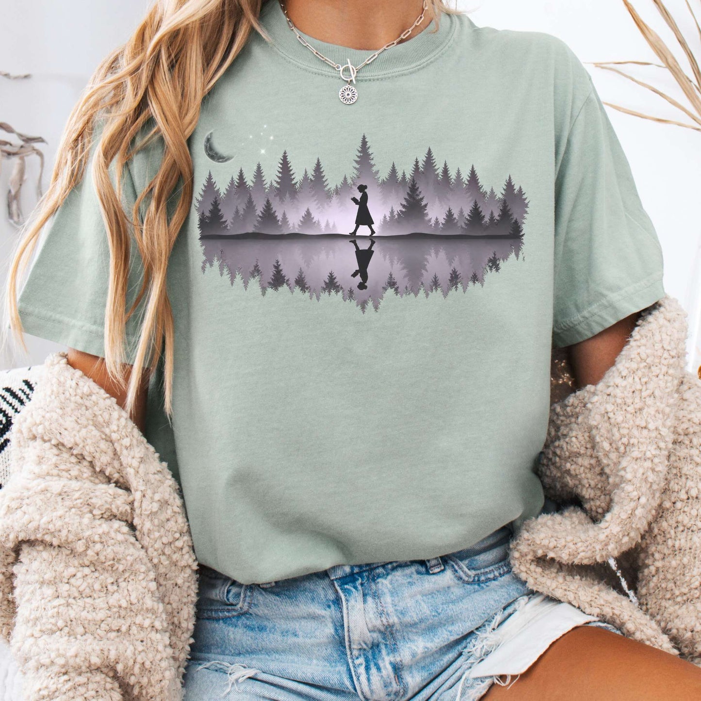 T-Shirt Bay / S Midnight Reader Reflection T-Shirt The Mystic Eden